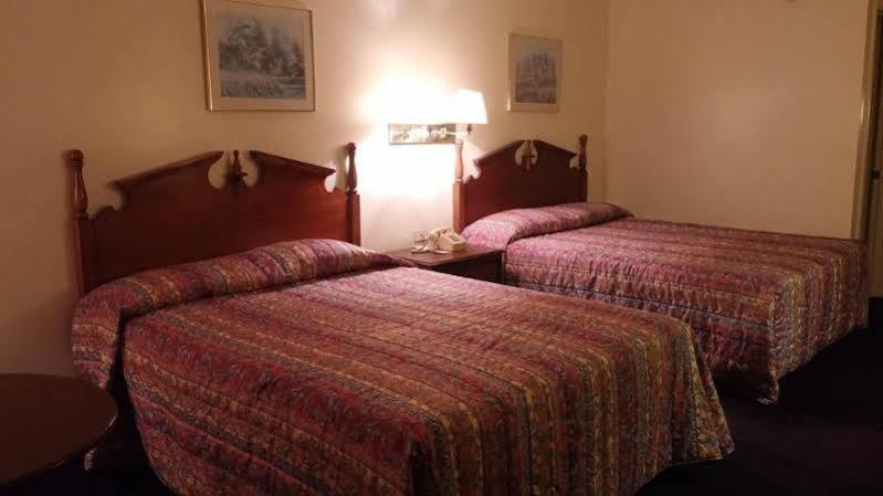 Old Bardstown Inn Экстерьер фото